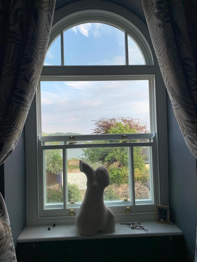라파른 Dylan Thomas Sea View B&B 외부 사진